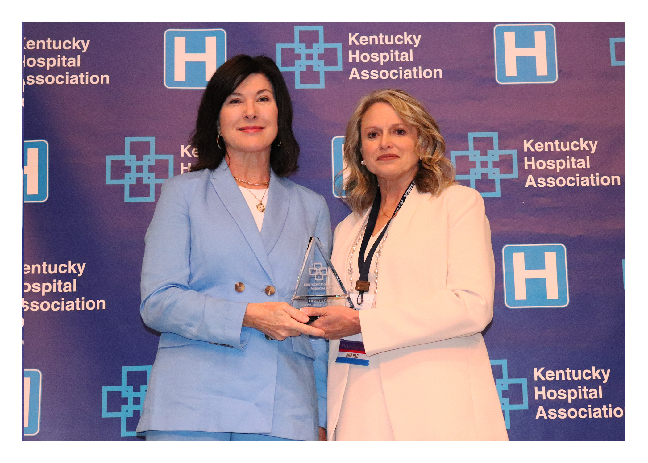 Maryanne Elliott Accepts Health Care Governance Service Award